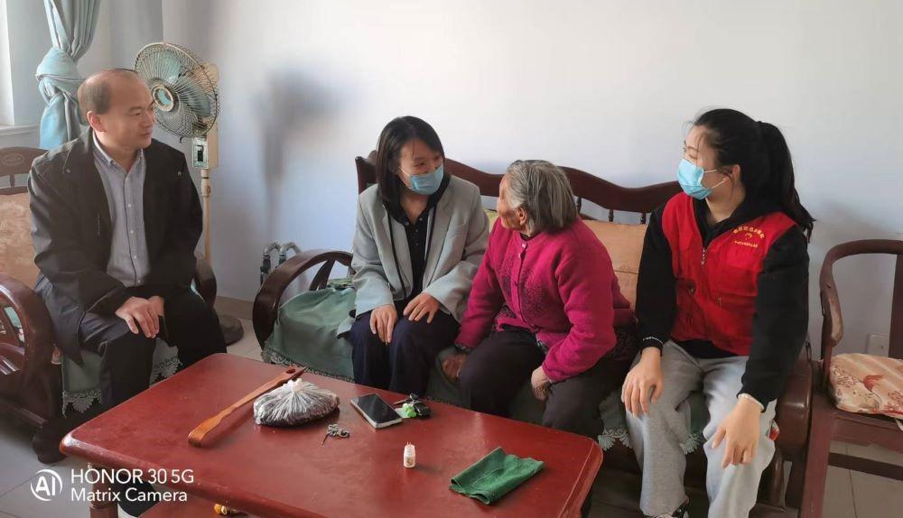 不忘老黨員，牢記新使命